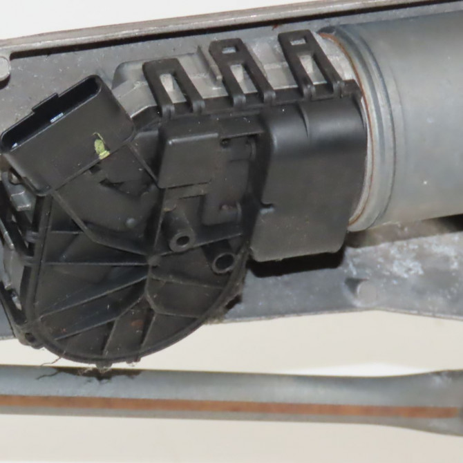 Moteur essuie-glace avant occasion  Renault MODUS / GRAND MODUS (F/JP0_) 1.5 dci (fp0e, jp0e) (2004)   7701208057  6