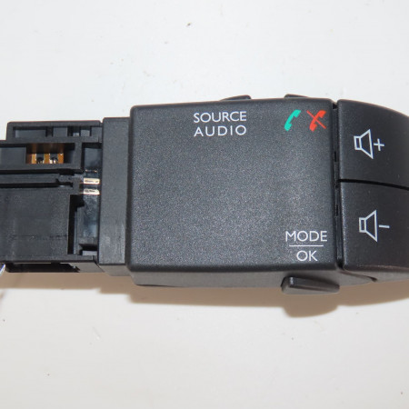 Commande autoradio occasion  Renault TWINGO III (BCM_, BCA_) 1.0 sce 70 (bcmb) (2015) 5 portes   255522448R 