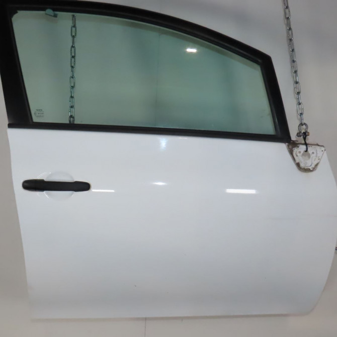 Porte avant droite occasion  Toyota AURIS (_E15_) 1.4 d-4d (nde150_) (2007-2012) 3 portes   6700102260  1