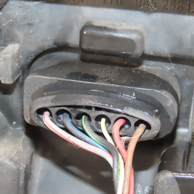 Feu arrière droit occasion  Volkswagen vw TOURAN (1T1, 1T2) 1.9 tdi (2003-2004) 5 portes   1T0945096P  3