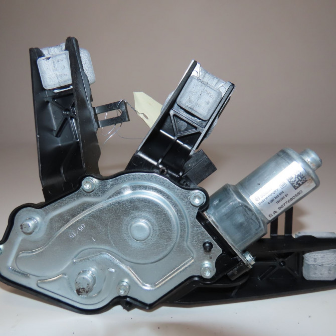 Moteur essuie-glace arrière occasion  Peugeot 308 II (LB_, LP_, LW_, LH_, L3_) 1.6 hdi / bluehdi 115 (2013-2021) 5 portes   9819523180  3