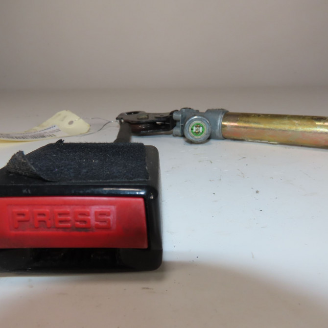 Ancrage ceinture avant droit occasion  Peugeot 406 Coupé (8C) 2.2 hdi (2000-2004) 2 portes   8972S2  3