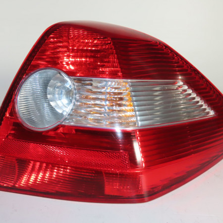 Feu arrière droit occasion  Renault MEGANE II A trois volumes (LM0/1_) 1.6 (2003) 4 portes   8200142681 