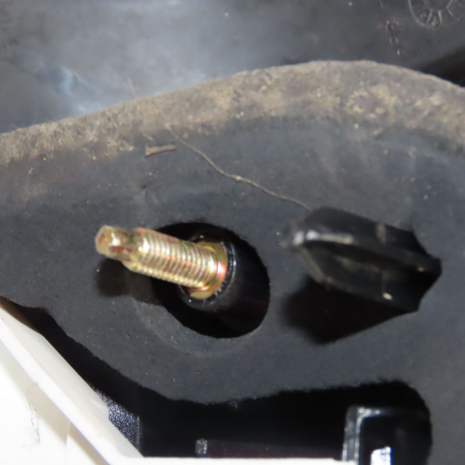 Feu arrière droit occasion  Renault MEGANE II A trois volumes (LM0/1_) 1.6 (2003) 4 portes   8200142681  5