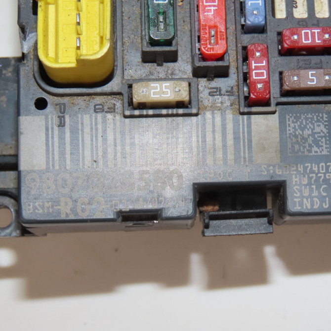 Boite a fusibles occasion  Peugeot 3008 Monospace (0U_) 1.6 hdi (2009-2016) 5 portes   9807028580  2