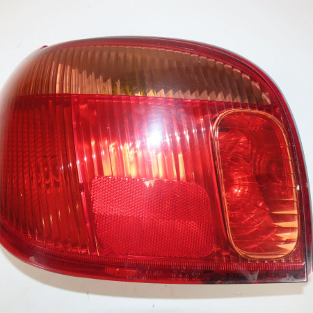 Feu arrière gauche occasion  Toyota YARIS (_P1_) 1.0 (scp10_) (1999-2005)   815610D070 