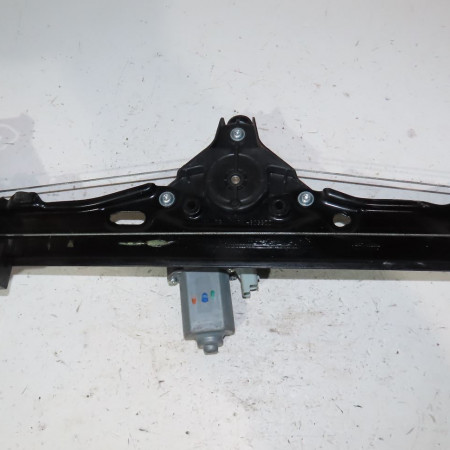 Mecanisme + moteur lève-glace avant droit occasion  Nissan PULSAR 3/5 portes (C13) 1.2 dig-t (2014)   807003ZL0B 