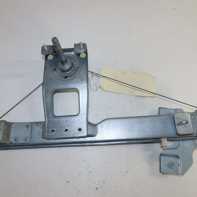 Mecanisme leve-glace arrière droit occasion  Dacia SANDERO 1.4 mpi lpg (2009)   8200733830  5