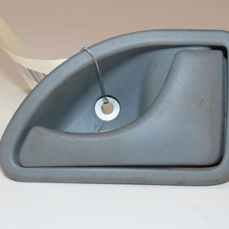 Poignee int porte avd occasion  Renault TWINGO I (C06_) 1.2 (c066, c068) (1996-2007) 3 portes   8200289427 