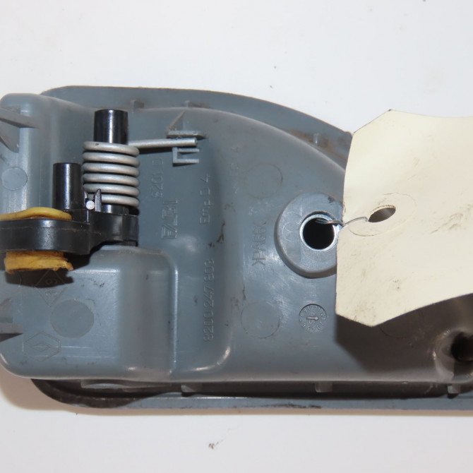 Poignee int porte avd occasion  Renault TWINGO I (C06_) 1.2 (c066, c068) (1996-2007) 3 portes   8200289427  2
