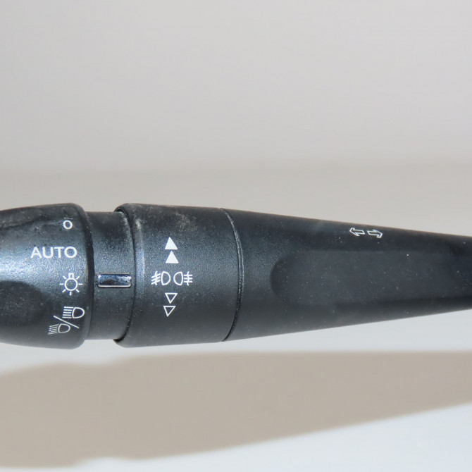 Bloc commodos occasion  Citroën C4 II (NC_) 1.6 hdi 90 (2009) 5 portes   96759252XT  2