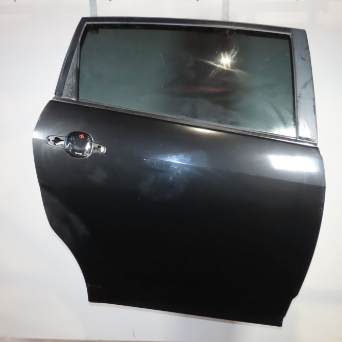 Porte arrière droite occasion  Toyota COROLLA Verso (ZER_, ZZE12_, R1_) 2.2 d-4d (aur10_) (2005-2009) 5 portes   670030F010  1