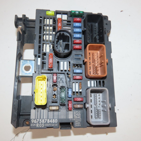 Boite a fusibles occasion  Peugeot 308 SW I (4E_, 4H_) 1.6 hdi (2009-2014)   9675878480 