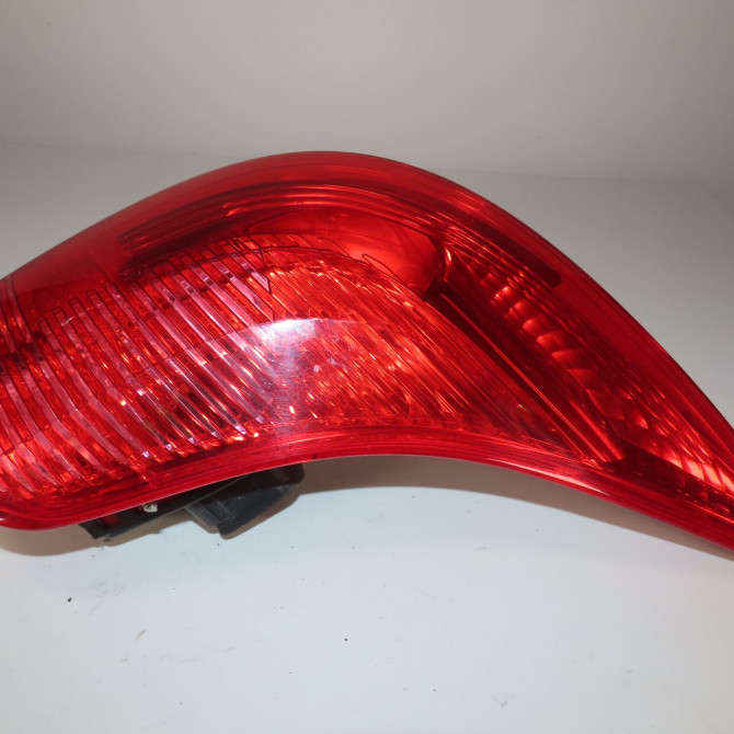 Feu arrière droit occasion  Peugeot 308 SW I (4E_, 4H_) 1.6 hdi (2009-2014)   6351FF  6
