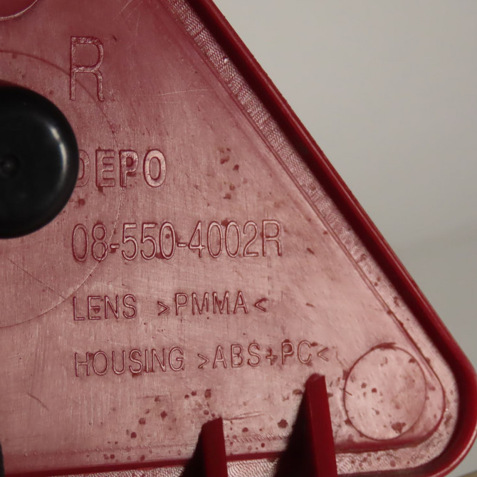 Feu brouillard arrière droit occasion  Peugeot 3008 SUV (MC_, MR_, MJ_, M4_) 2.0 bluehdi 150 (mjahxh, mjahxv, mjahxg, mjahsh, mjahrh,... (2016-2020)   6351HG  2