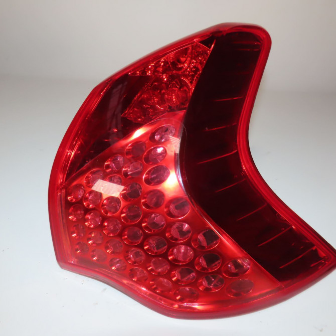 Feu arrière droit occasion  Peugeot 3008 SUV (MC_, MR_, MJ_, M4_) 2.0 bluehdi 150 (mjahxh, mjahxv, mjahxg, mjahsh, mjahrh,... (2016-2020)   6351HC  1