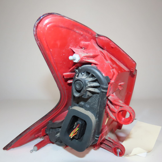 Feu arrière droit occasion  Peugeot 3008 SUV (MC_, MR_, MJ_, M4_) 2.0 bluehdi 150 (mjahxh, mjahxv, mjahxg, mjahsh, mjahrh,... (2016-2020)   6351HC  3