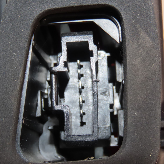 Feu arrière droit occasion  Peugeot 3008 SUV (MC_, MR_, MJ_, M4_) 2.0 bluehdi 150 (mjahxh, mjahxv, mjahxg, mjahsh, mjahrh,... (2016-2020)   6351HC  4