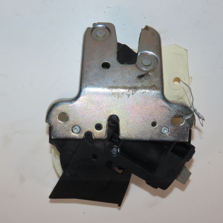 Serrure coffre arrière occasion  Audi A4 B8 (8K2) 2.0 tdi (2007-2015)   4F5827505D 