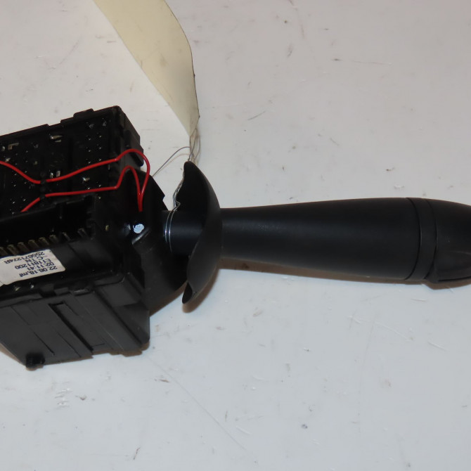 Commande essuie glace occasion  Dacia SANDERO II 1.0 sce 75 (b8jc, b8jd) (2016)   8201168008  2