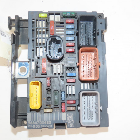 Boite a fusibles occasion  Peugeot 308 SW I (4E_, 4H_) 1.6 hdi (2009-2014)   9666700480 
