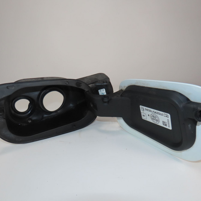 Volet de trappe carburant occasion  Volkswagen vw POLO VI (AW1, BZ1, AE1) 1.6 tdi (2017-2019)   2G0809909AGRU  4