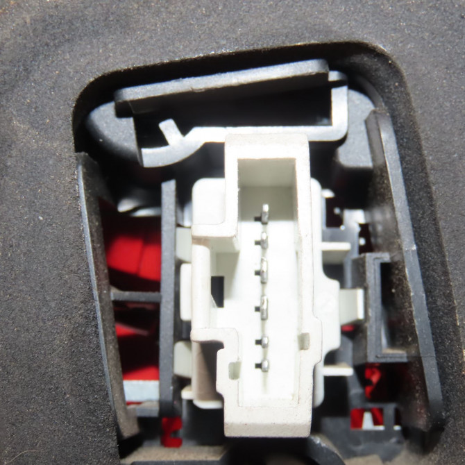 Feu arrière gauche occasion  Peugeot 307 SW (3H) 1.6 hdi 110 (2003-2007)   6350X2  3