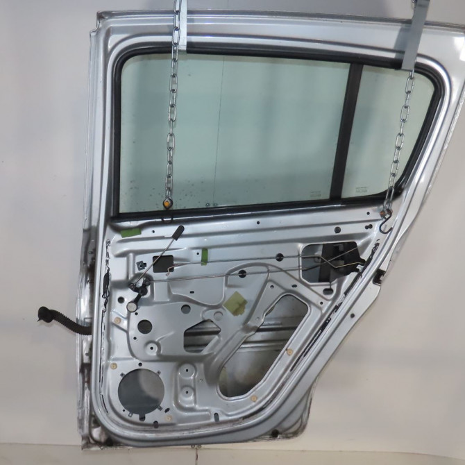 Porte arrière droite occasion  Dacia SANDERO 1.4 mpi lpg (2009)   821006948R  4