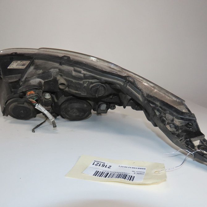 Phare droit occasion  Peugeot 208 I (CA_, CC_) 1.4 hdi (2012) 3 portes   9802221280  3