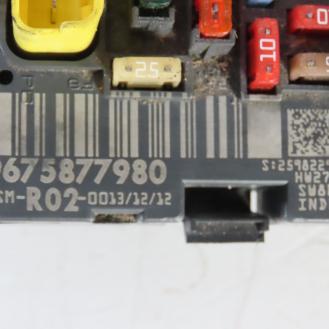 Boite a fusibles occasion  Peugeot 3008 SUV (MC_, MR_, MJ_, M4_) 2.0 bluehdi 150 (mjahxh, mjahxv, mjahxg, mjahsh, mjahrh,... (2016-2020)   9675877980  2