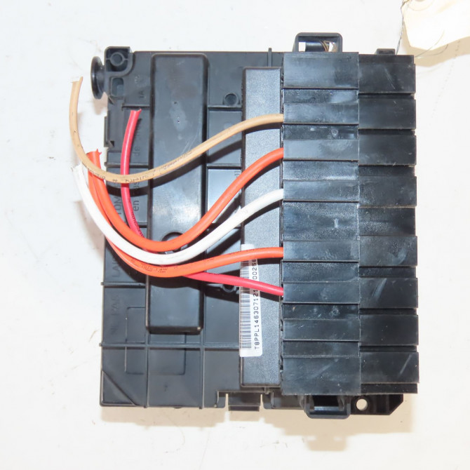 Boite a fusibles occasion  Peugeot 3008 SUV (MC_, MR_, MJ_, M4_) 2.0 bluehdi 150 (mjahxh, mjahxv, mjahxg, mjahsh, mjahrh,... (2016-2020)   9675877980  4