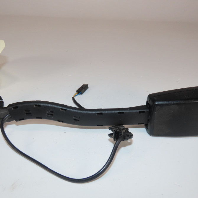 Ancrage ceinture avant gauche occasion  Volkswagen vw GOLF PLUS V (5M1, 521) 1.6 tdi (2009-2013) 5 portes   1K4857755ABQVZ  1