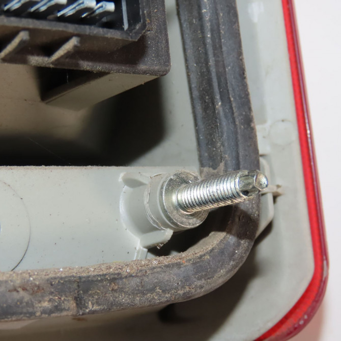 Feu arrière gauche occasion  Peugeot EXPERT Camionnette (222) 2.0 hdi (2000-2006)   6350E6  5