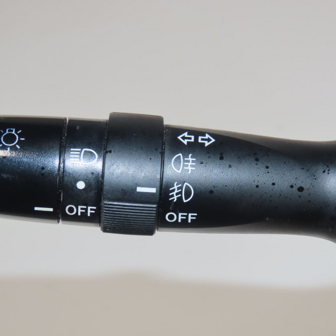 Commande eclairage occasion  Toyota YARIS (_P9_) 1.4 d-4d (nlp90_) (2005-2012)   841400D080  2