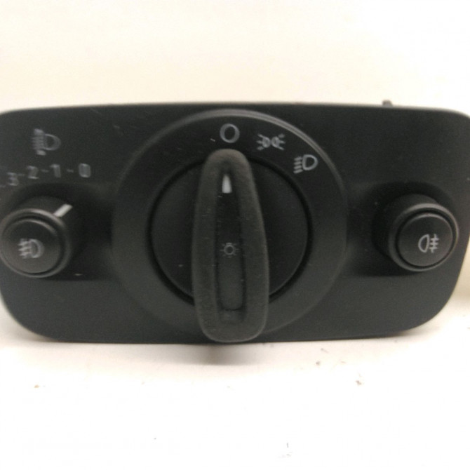 Interrupteur commande de phares occasion  Ford FIESTA VI (CB1, CCN) 1.4 tdci (2010-2012) 3 portes   1004132  1