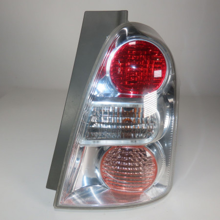 Feu arrière droit occasion  Toyota COROLLA Verso (ZER_, ZZE12_, R1_) 2.2 d-4d (aur10_) (2005-2009) 5 portes   815510F060 