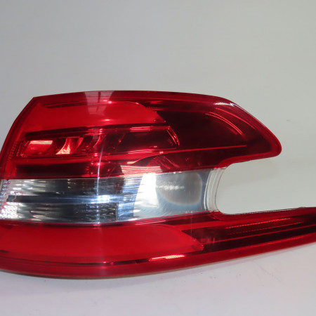 Feu arrière droit occasion  Peugeot 308 SW II (LC_, LJ_, LR_, LX_, L4_) 2.0 bluehdi 150 (2014-2021)   9678093880 