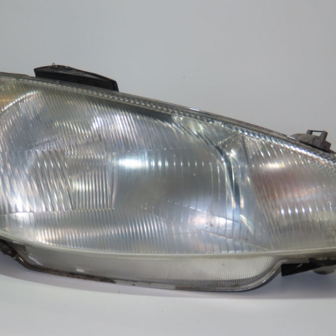 Phare droit occasion  Peugeot 206 Van 1.9 d (1999-2007)   6205S7  1