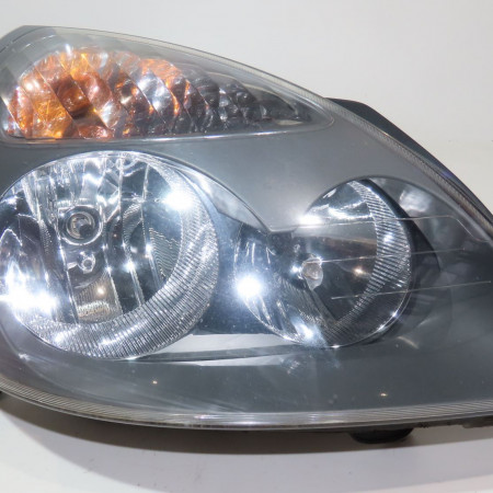 Phare droit occasion  Renault CLIO II (BB_, CB_) 1.2 (bb0a, bb0f, bb10, bb1k, bb28, bb2d, bb2h, cb0a,... (1998-2010) 5 portes   7701054063 