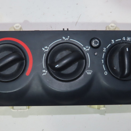 Commande de chauffage occasion  Renault CLIO II (BB_, CB_) 1.2 (bb0a, bb0f, bb10, bb1k, bb28, bb2d, bb2h, cb0a,... (1998-2010) 5 portes   7701051262 