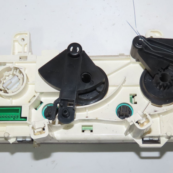 Commande de chauffage occasion  Renault CLIO II (BB_, CB_) 1.2 (bb0a, bb0f, bb10, bb1k, bb28, bb2d, bb2h, cb0a,... (1998-2010) 5 portes   7701051262  3