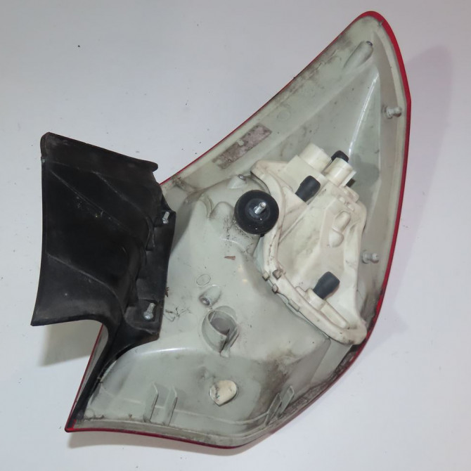 Feu arrière gauche occasion  Opel ASTRA H CLASSIC 3/5 portes (A04) 1.7 cdti (l48) (2009)   13319949  2