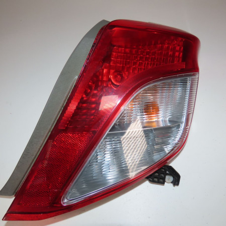 Feu arrière droit occasion  Toyota YARIS (_P13_) 1.0 (ksp130_) (2010)   815510D370 