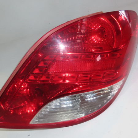 Feu arrière droit occasion  Peugeot 207/207+ (WA_, WC_) 1.4 (2006-2013) 5 portes   6351HQ 