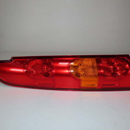 Feu arrière gauche occasion  Renault KANGOO Express (FC0/1_) 1.2 16v (fc05, fc0w, fc1d, fc1p, fc1k, fc0t) (2001)   8200150623 